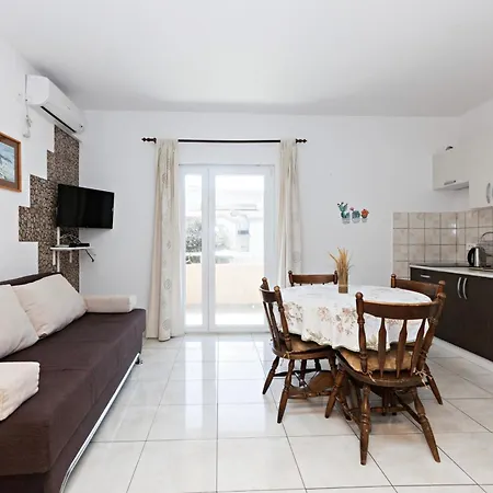 Apartment With A Parking Space Grebastica, - 24046 Sibenik